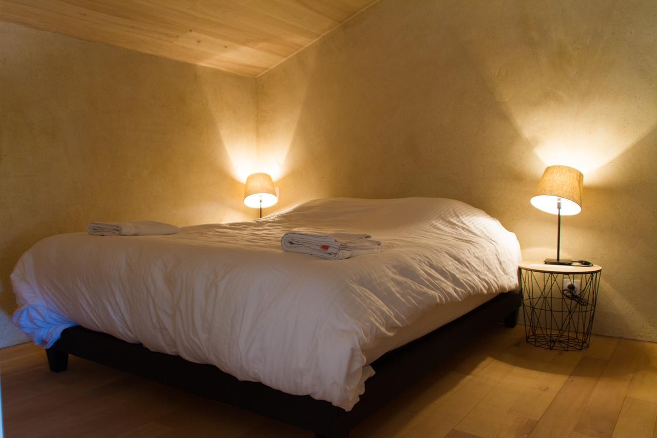 Le Puy Carmin - Chambre D'Hotes Avec Jacuzzi Bazoges-en-Paillers Room photo